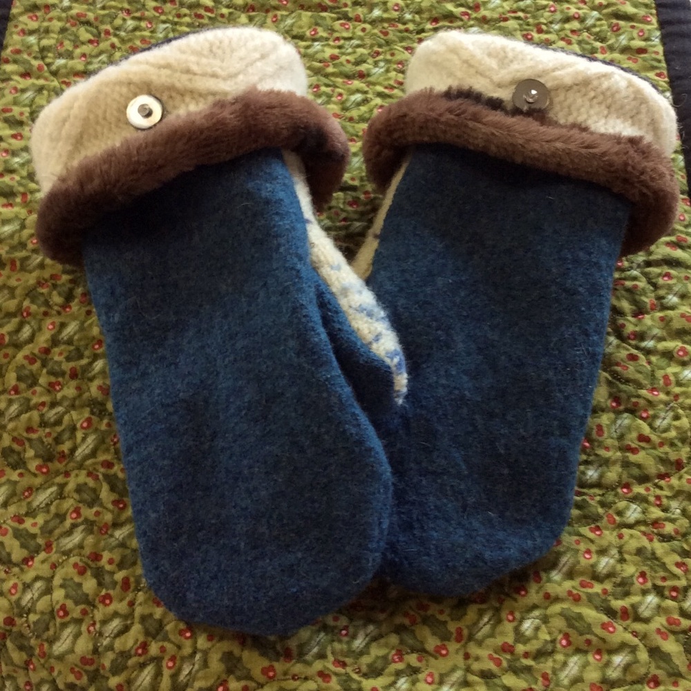 Warm ladies mittens hand sewn turquoise